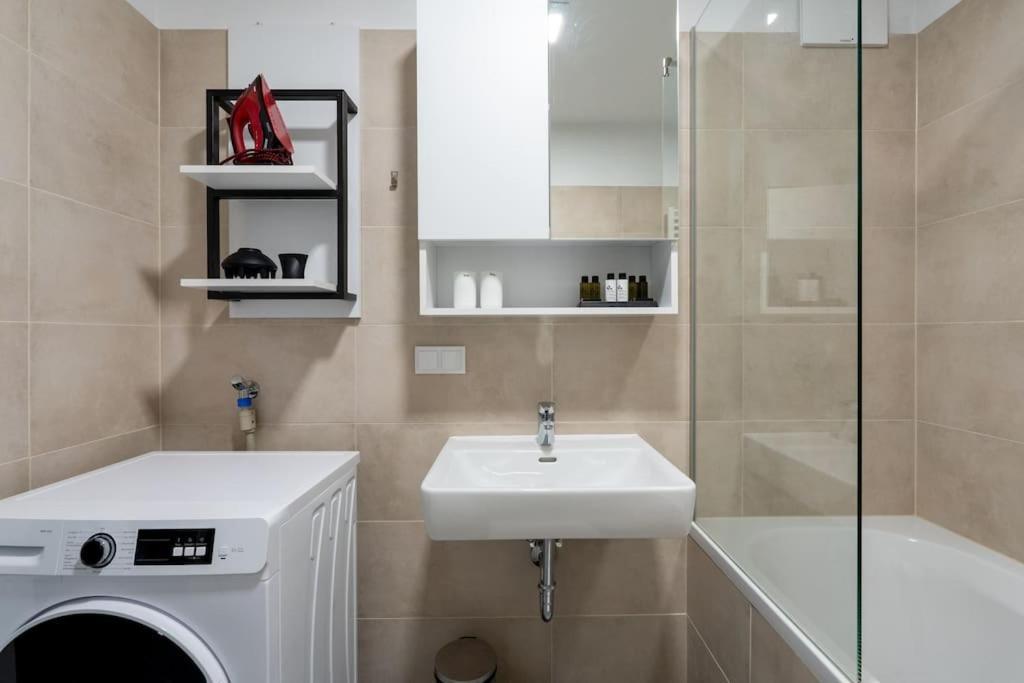 1Br Haven With Swift City Access By Hm Wien Ngoại thất bức ảnh
